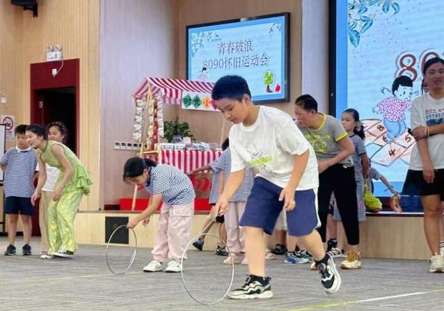 铁钩推铁环 铁钩推铁环