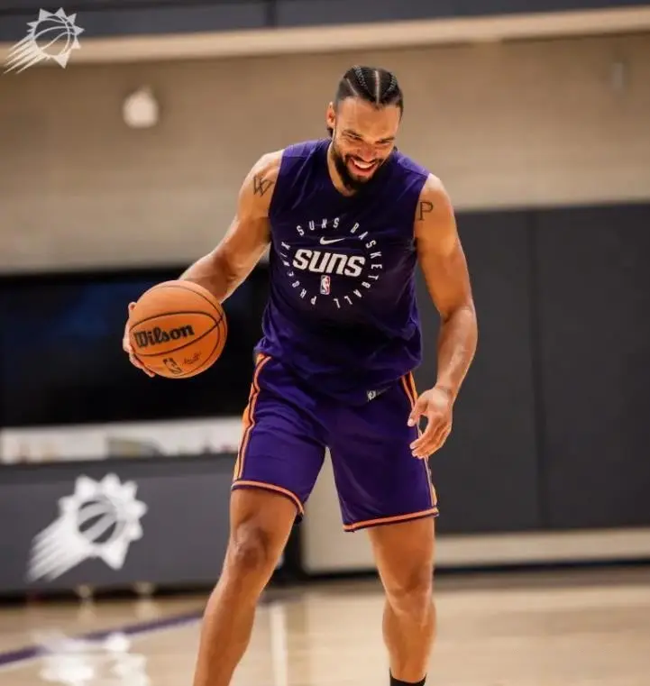 斯通放错人, cn, 体型更壮了