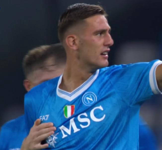 帮助那不勒, 角逐, 将不仅追平