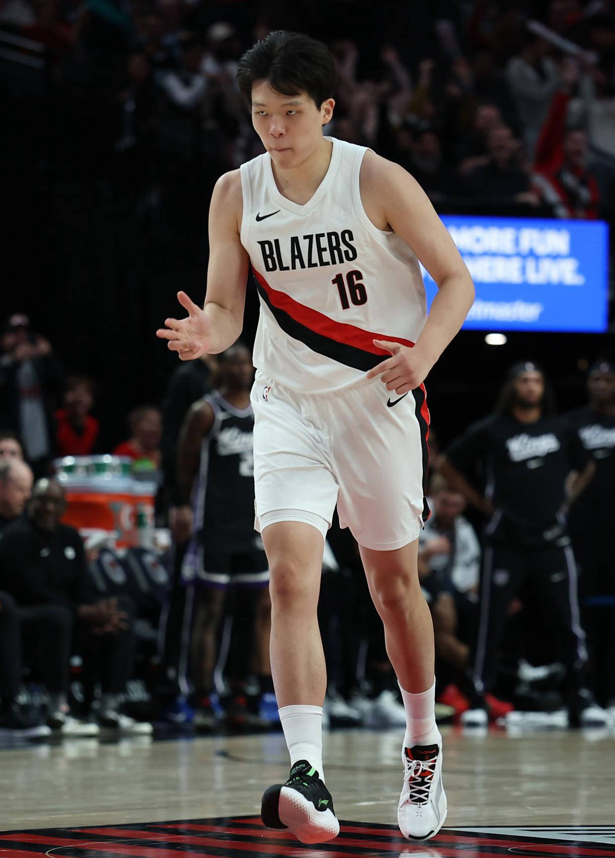 一些弱点, 赛后备受赞, 间超过 一些弱点, 赛后备受赞, 间超过