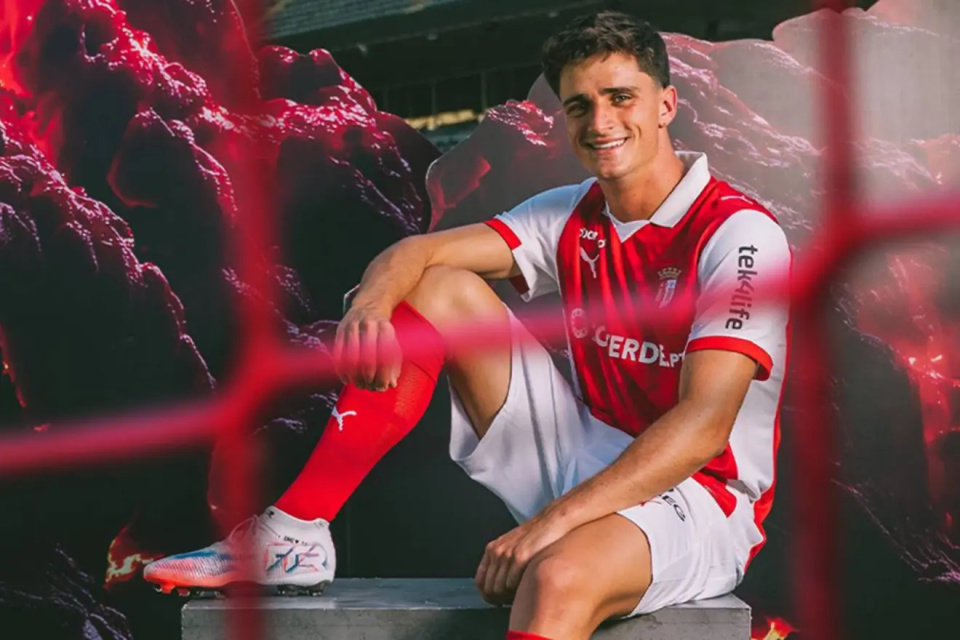 但在季前赛, 维克托在