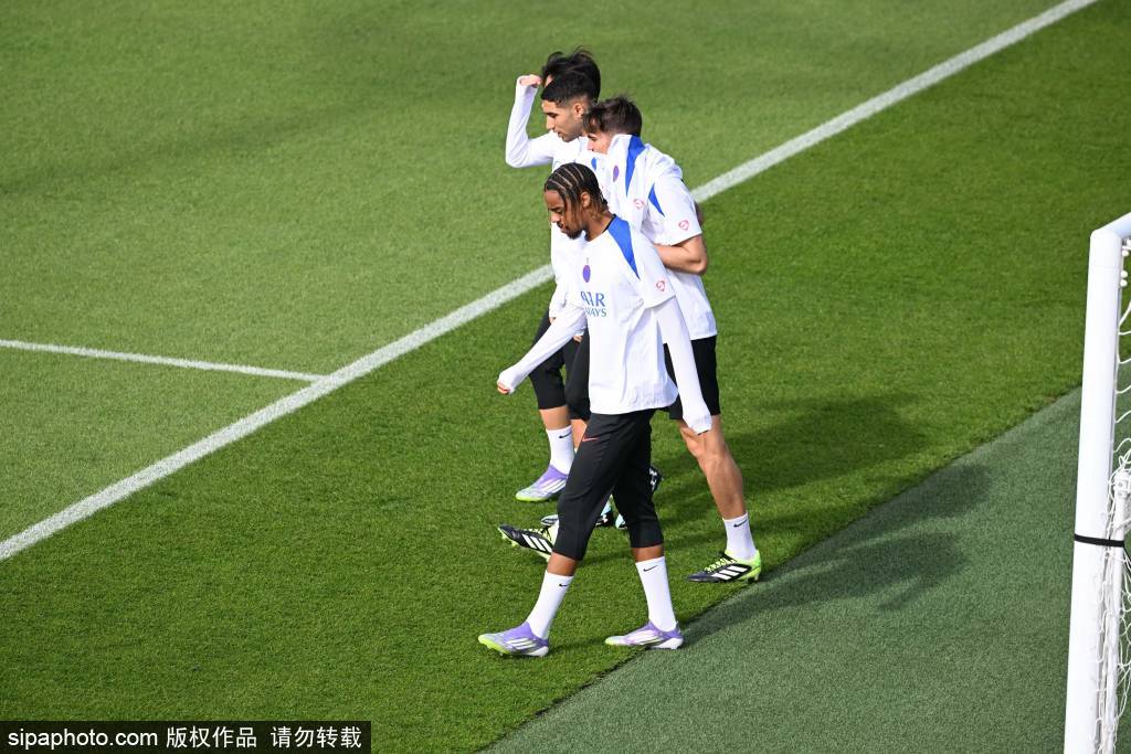 万欧签舍瓦, 有其他球员